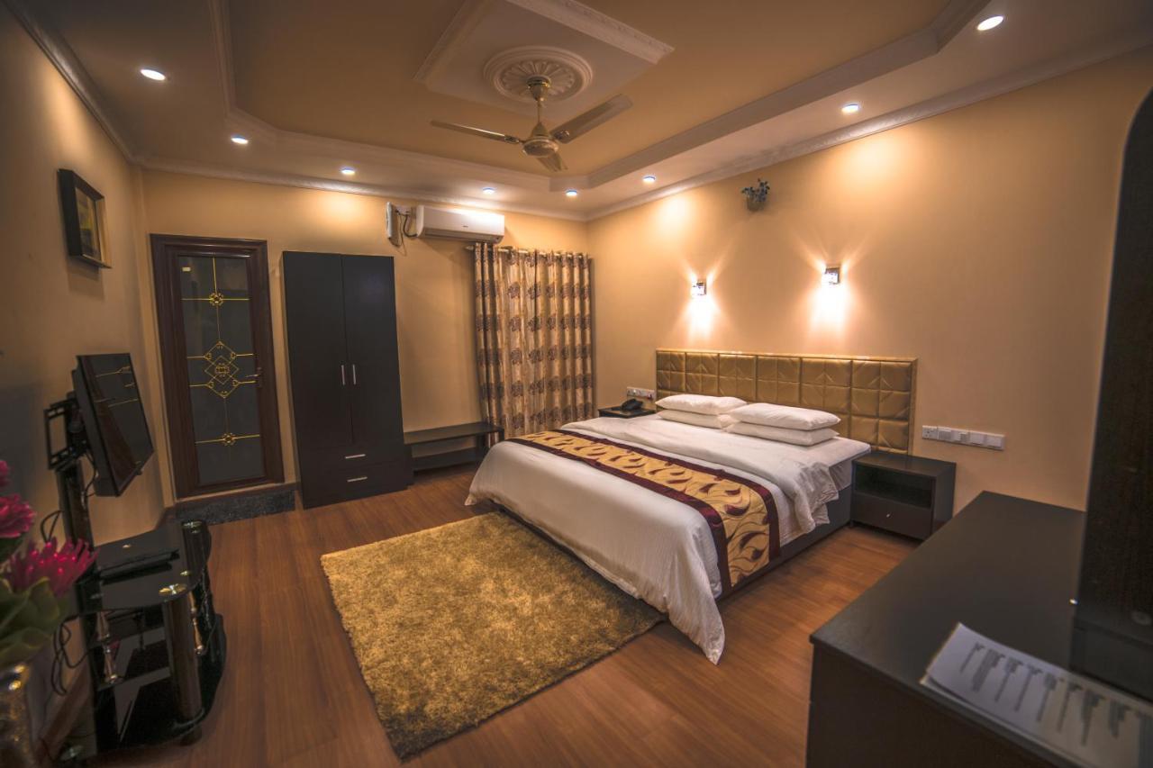 Abuharee Grand Hotel Addu City Exterior photo